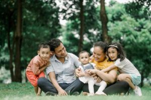 Happy family uses an independent insurance agency